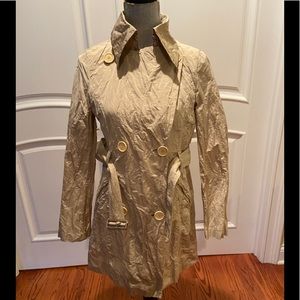 Women’s Trench/Rain coat Lightweight crinkled fabric Great for travel